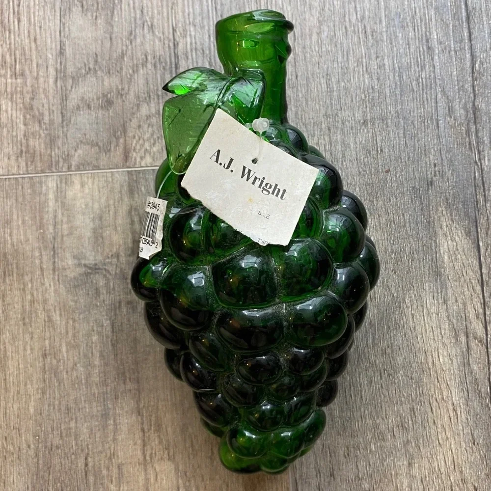 A.J. Wright Emerald Green Glass Grape‎ Cluster Decorative Bottle Vase Style 3945